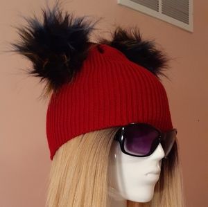 Double Pom Pom Iconic Beanie